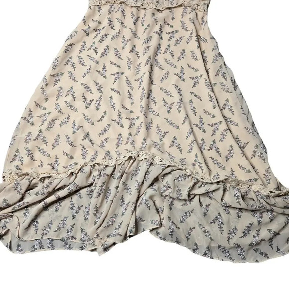 Vone Midi Floral Print Dress With Lace Trim - Picture 4 of 4